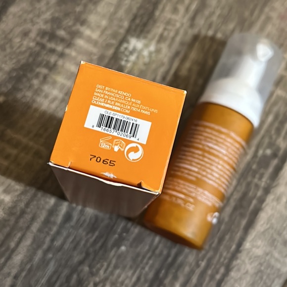 🥰🥰Olehenriksen Truth Foaming Cleanser🥰🥰 - Picture 4 of 4